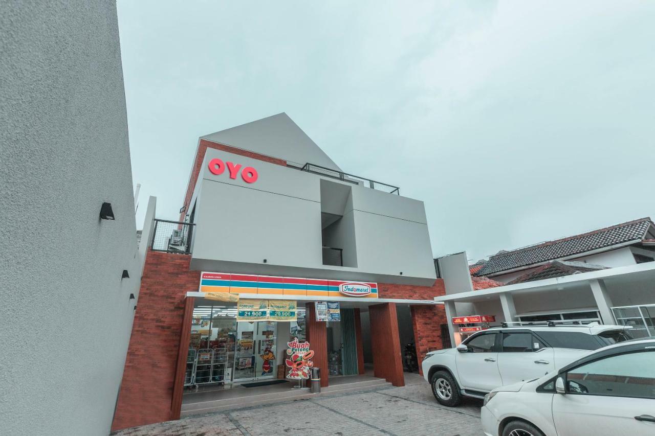 Готель Oyo 780 Acg House Kalibata Syariah Джакарта Екстер'єр фото